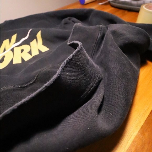 NIKE New  York Black Hoodie in Medium - Picture 4 of 7